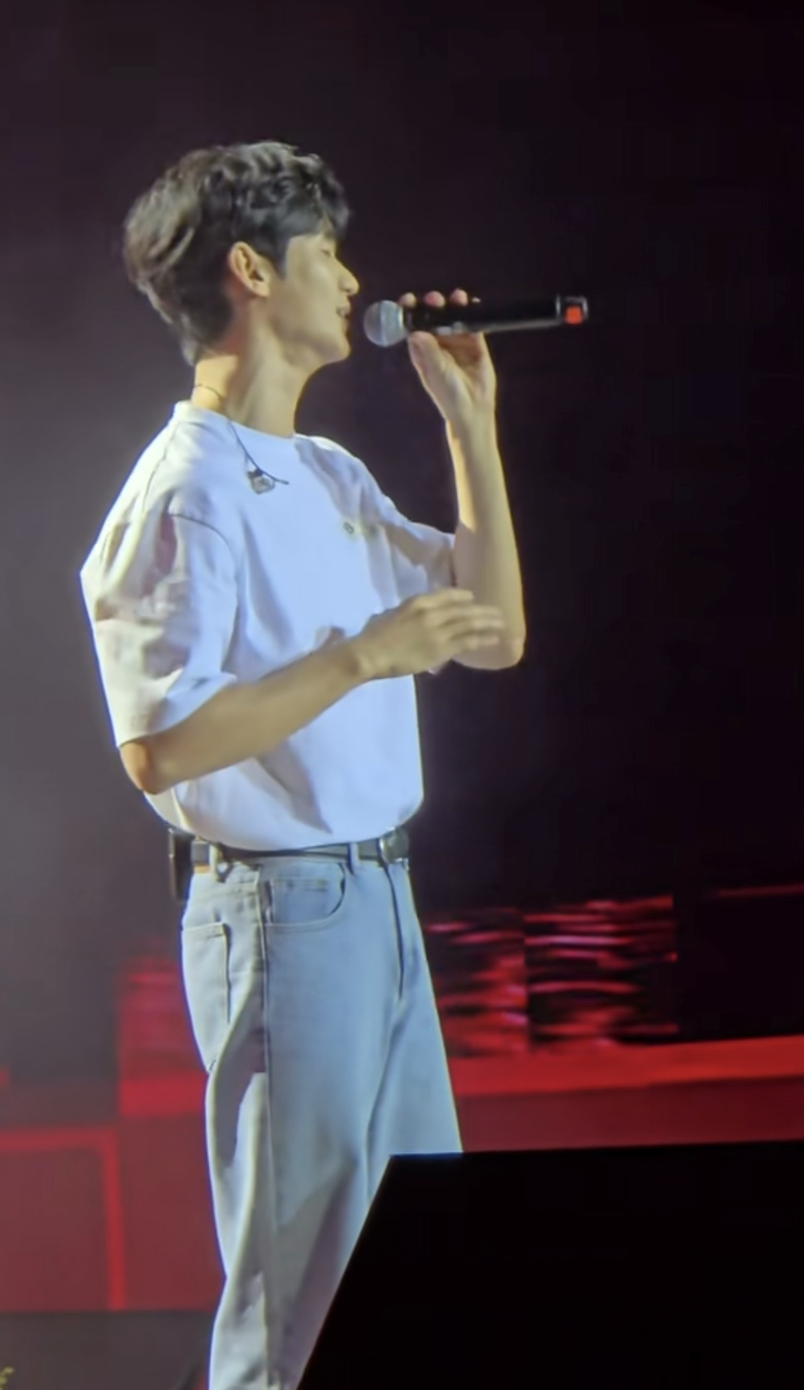 A moment captured by a fan of Kim Soohyun