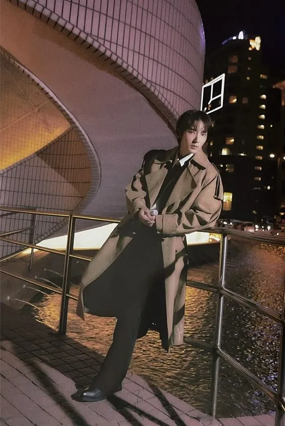 Behind-the-scenes cut of Lee Joongi