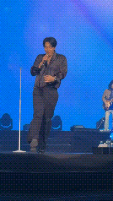 Momen yang diabadikan oleh penggemar Lee Seunggi