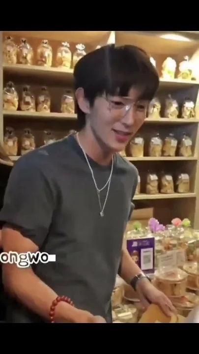 A moment captured by a fan of Lee Joongi