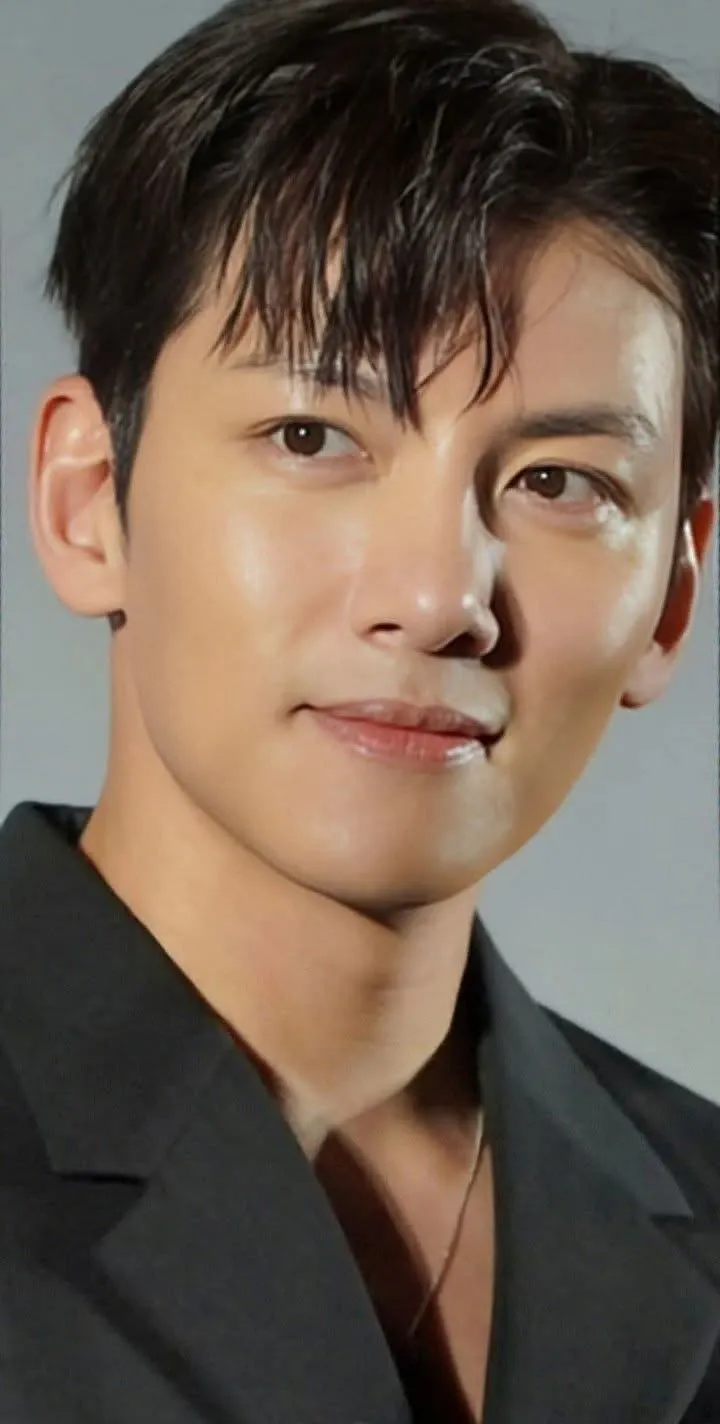 チ・チャンウクの最近の活動ショット