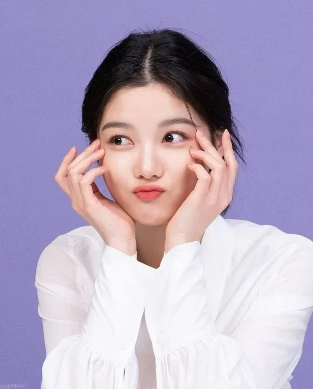 Behind-the-scenes cut of Kim Youjung