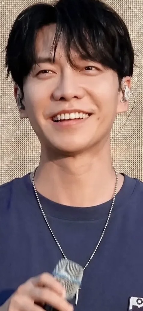 Cuplikan di balik layar dari Lee Seunggi