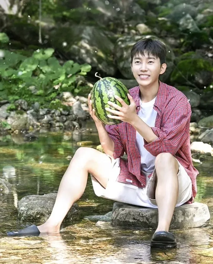 Recent activity shot of Lim Youngwoong