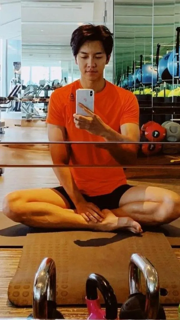 Latest photo of Lee Seunggi