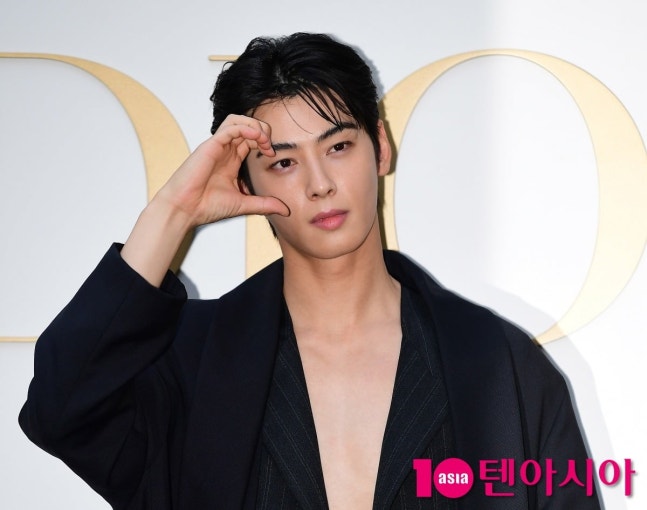 Momen yang diabadikan oleh penggemar Cha Eunwoo