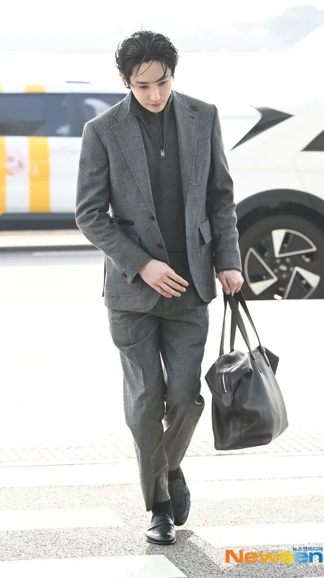 Emotional wallpaper shared by fans for Lee Soohyuk