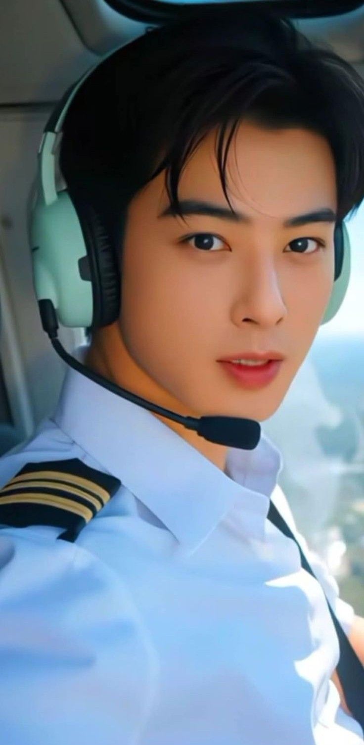 A moment captured by a fan of Cha Eunwoo