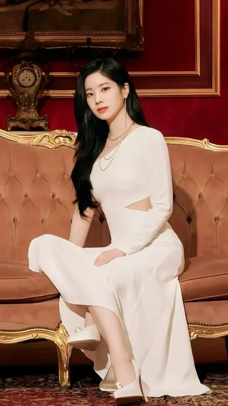 Behind-the-scenes cut of Dahyun