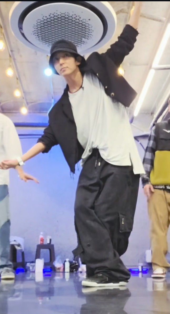 Lee Joongi background image recommended by Choeaedol Celeb fandom