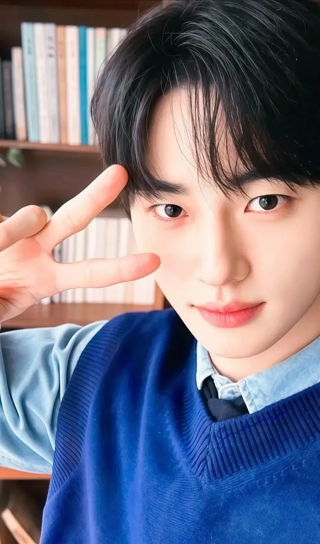 Behind-the-scenes cut of Byeon Wooseok