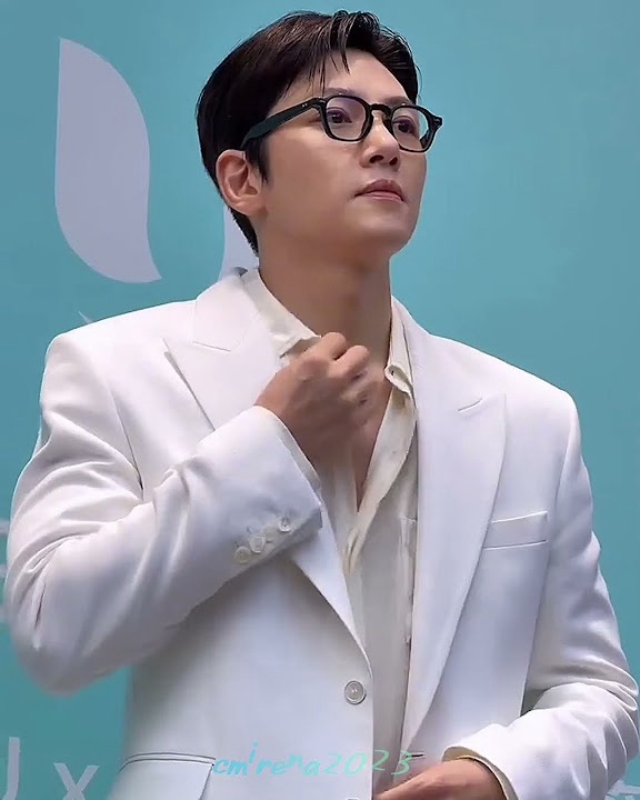Behind-the-scenes cut of Ji Changwook