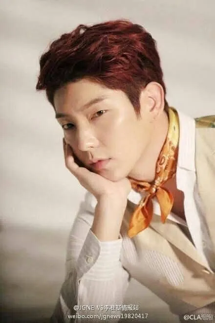 A moment captured by a fan of Lee Joongi