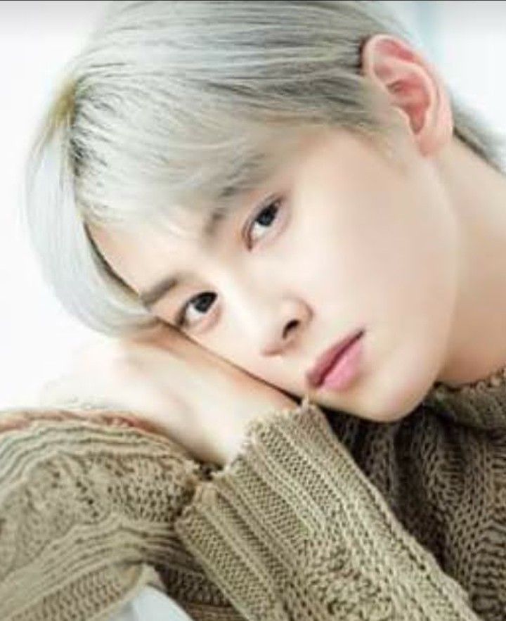 A moment captured by a fan of Cha Eunwoo