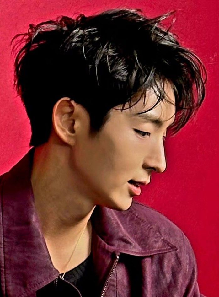 Behind-the-scenes cut of Lee Joongi