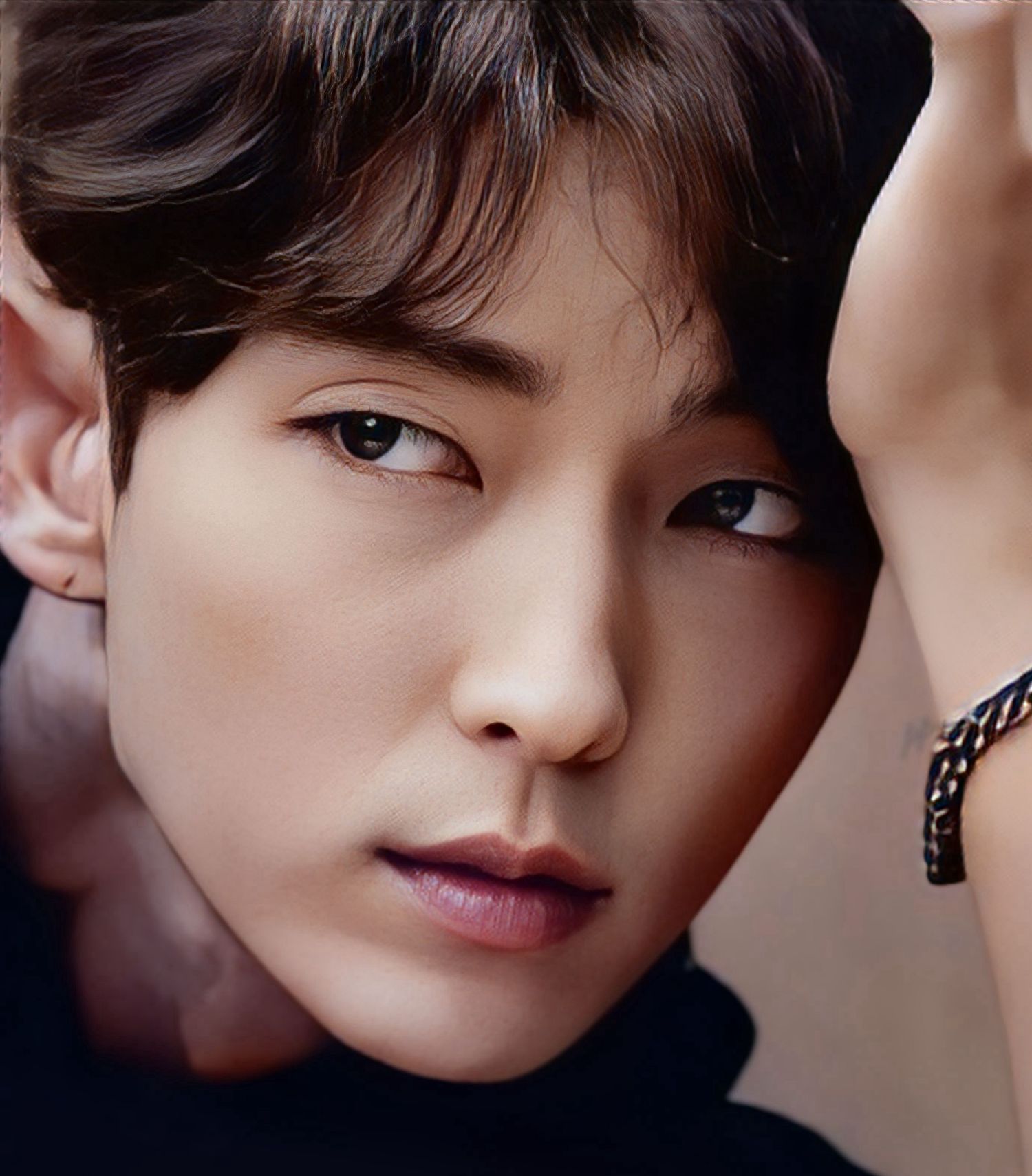 Behind-the-scenes cut of Lee Joongi