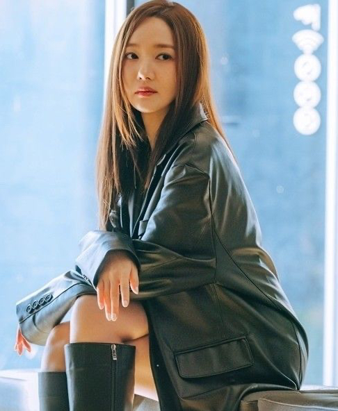 Behind-the-scenes cut of Park Minyoung