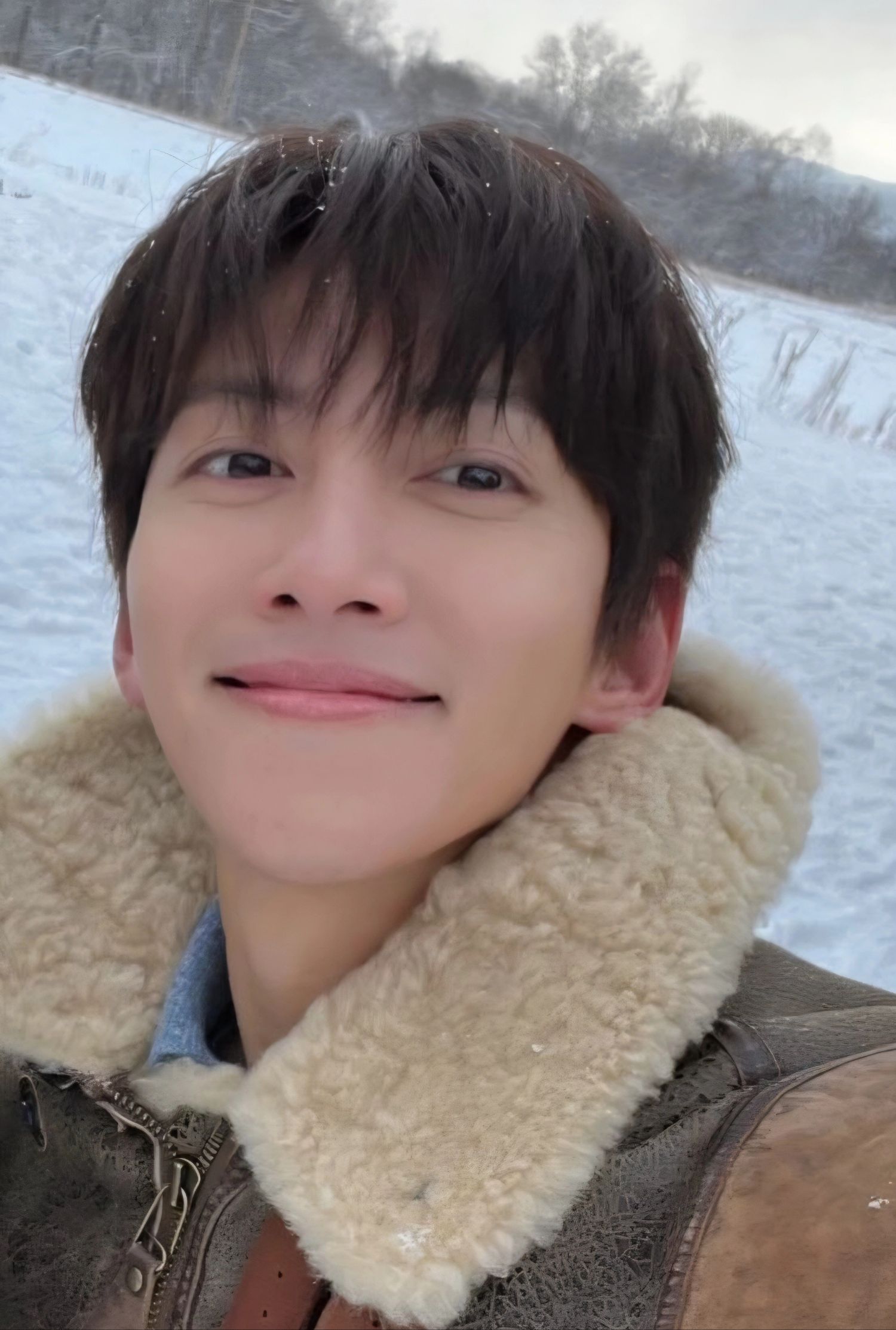 Today's popular wallpaper in Ji Changwook community