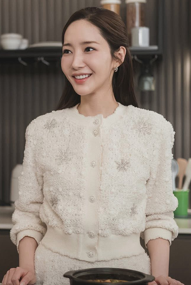 A moment captured by a fan of Park Minyoung