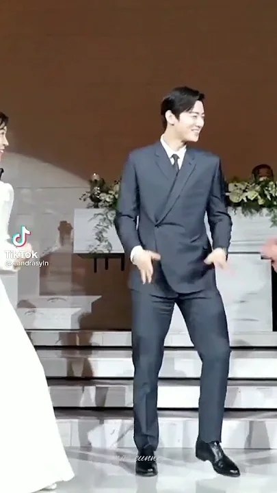 Behind-the-scenes cut of Cha Eunwoo