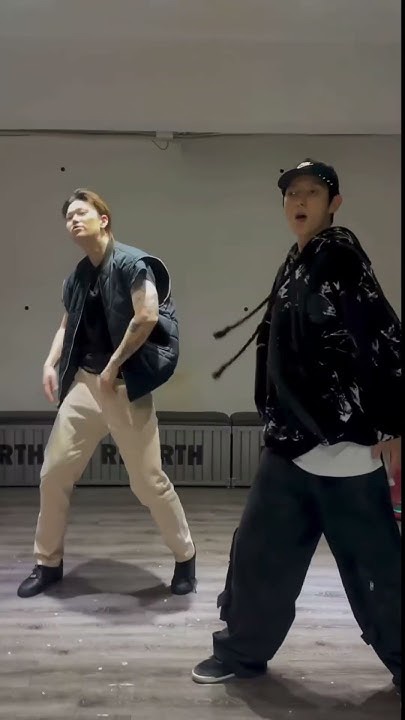 Behind-the-scenes cut of Lee Joongi