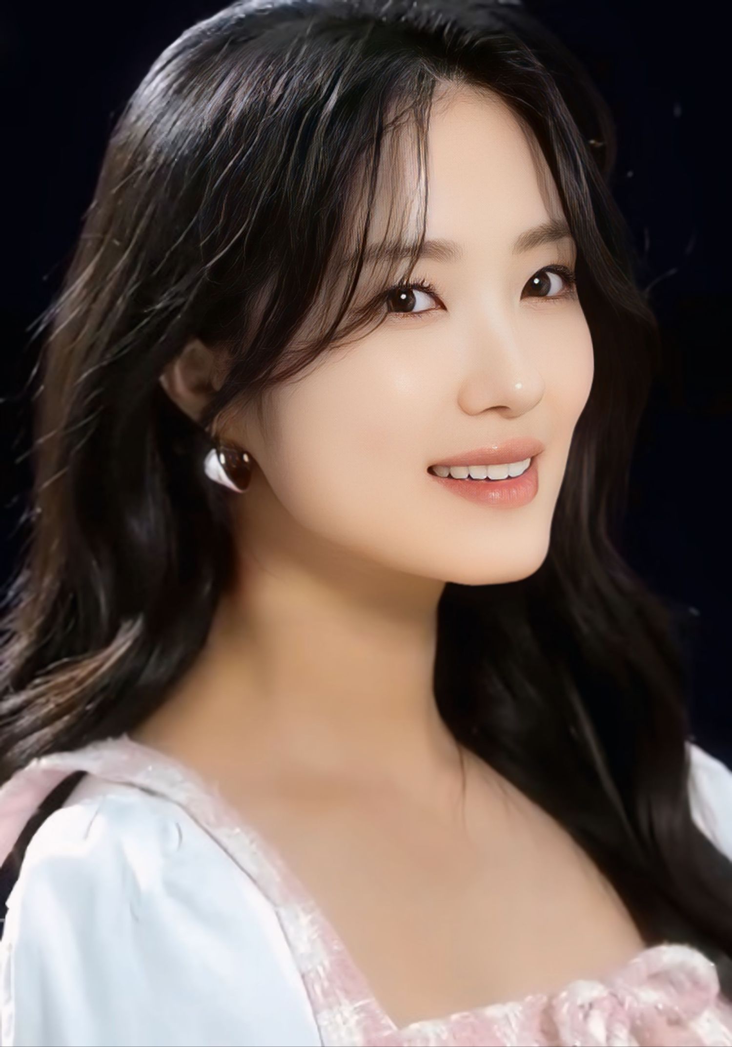 Latest photo of Kim Hyeyoon