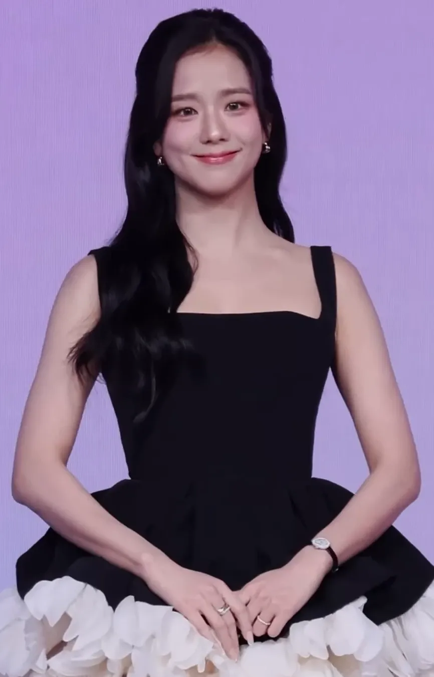Recent activity shot of Jisoo (1995)