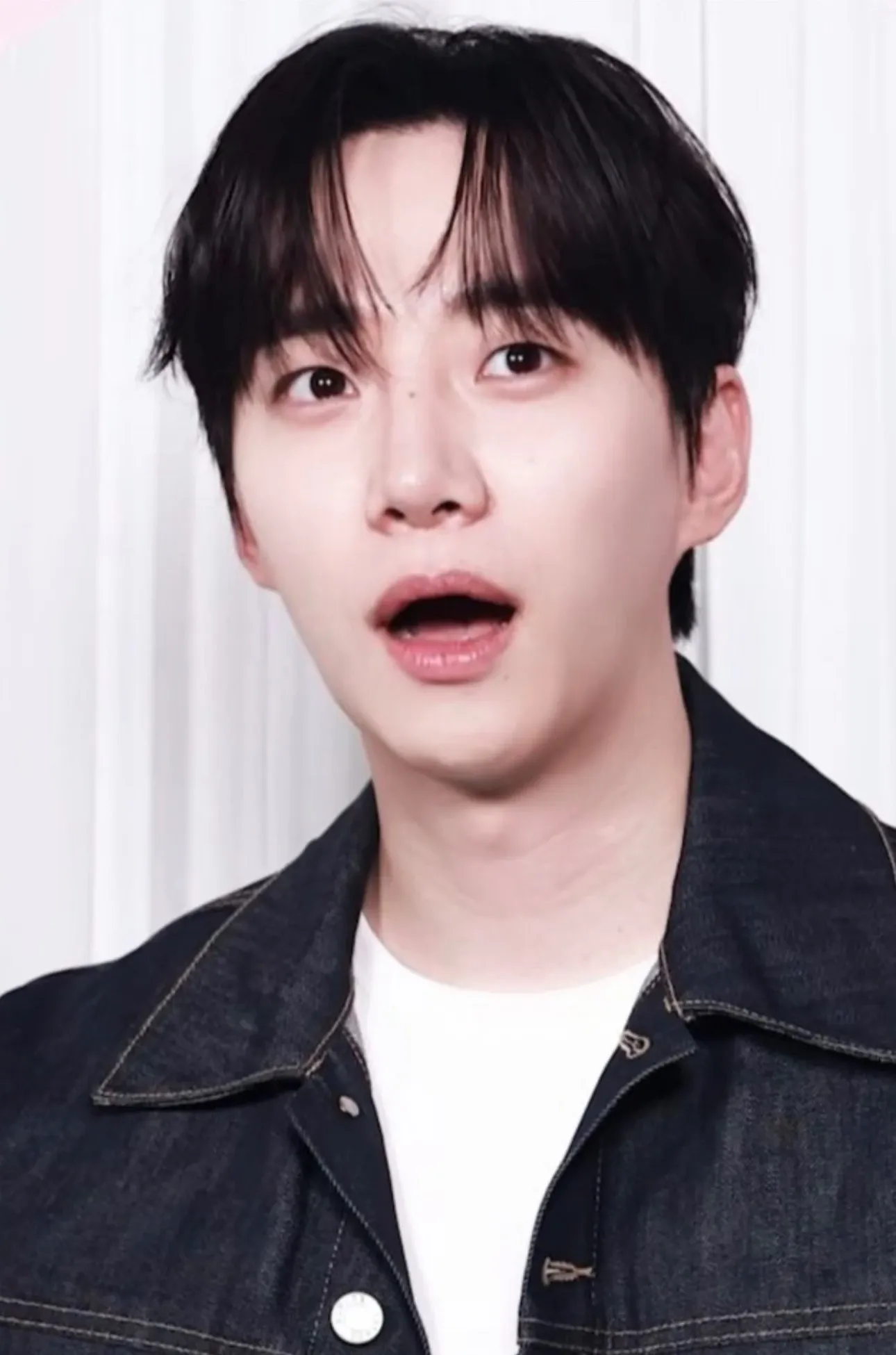 Behind-the-scenes cut of Lee Junho