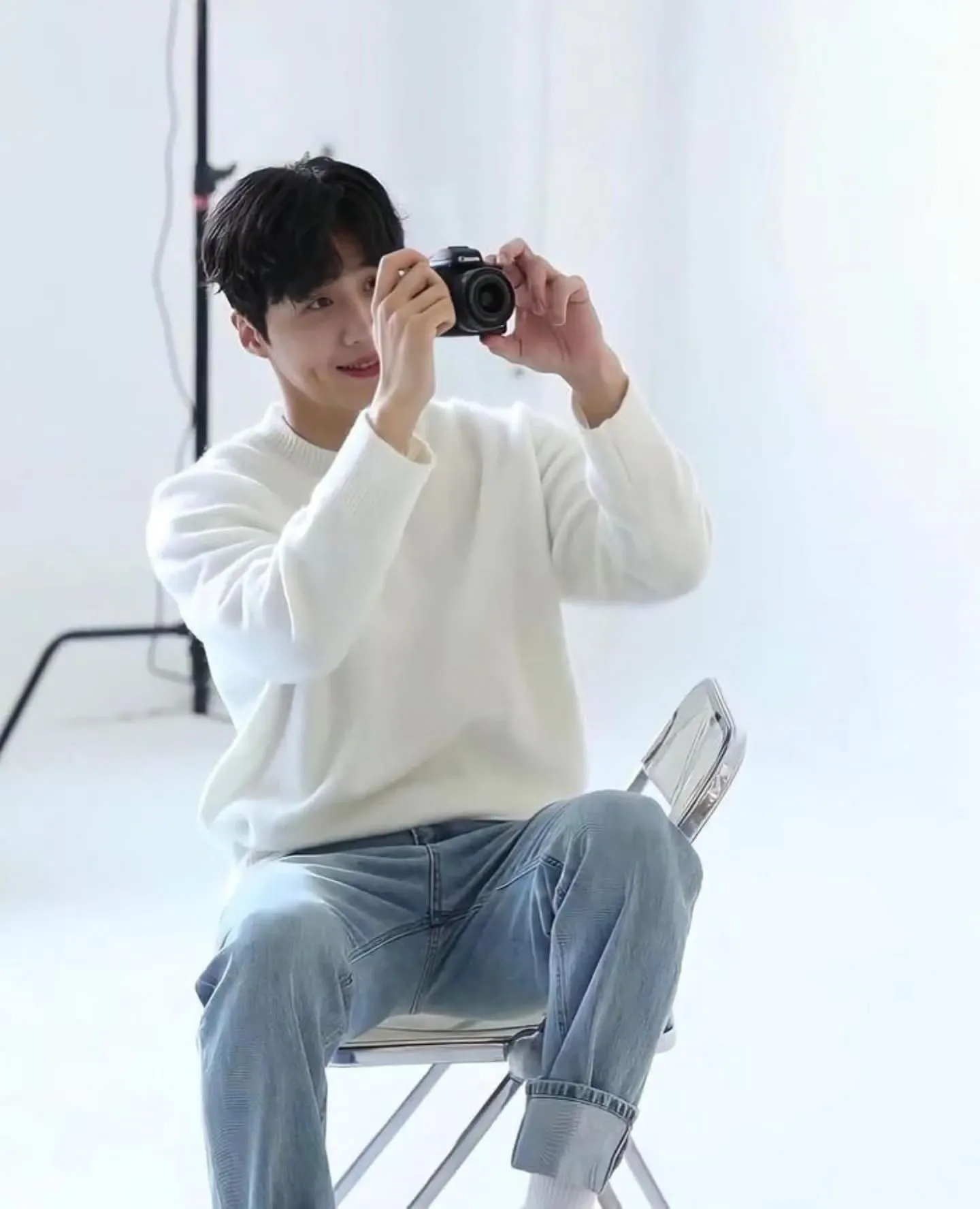 Behind-the-scenes cut of Kim Seonho