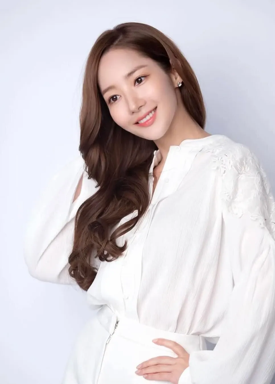 Behind-the-scenes cut of Park Minyoung