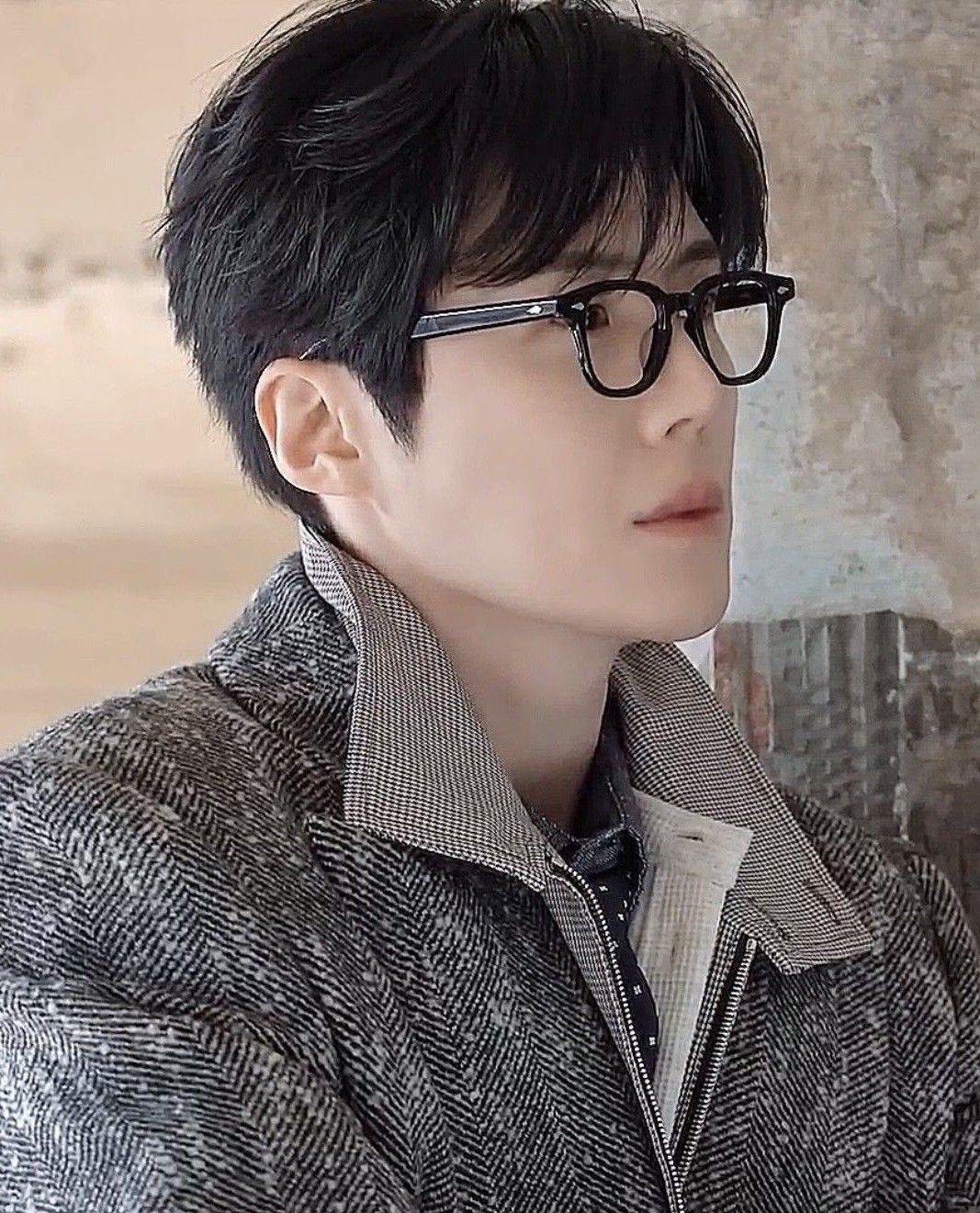 Behind-the-scenes cut of Kim Seonho