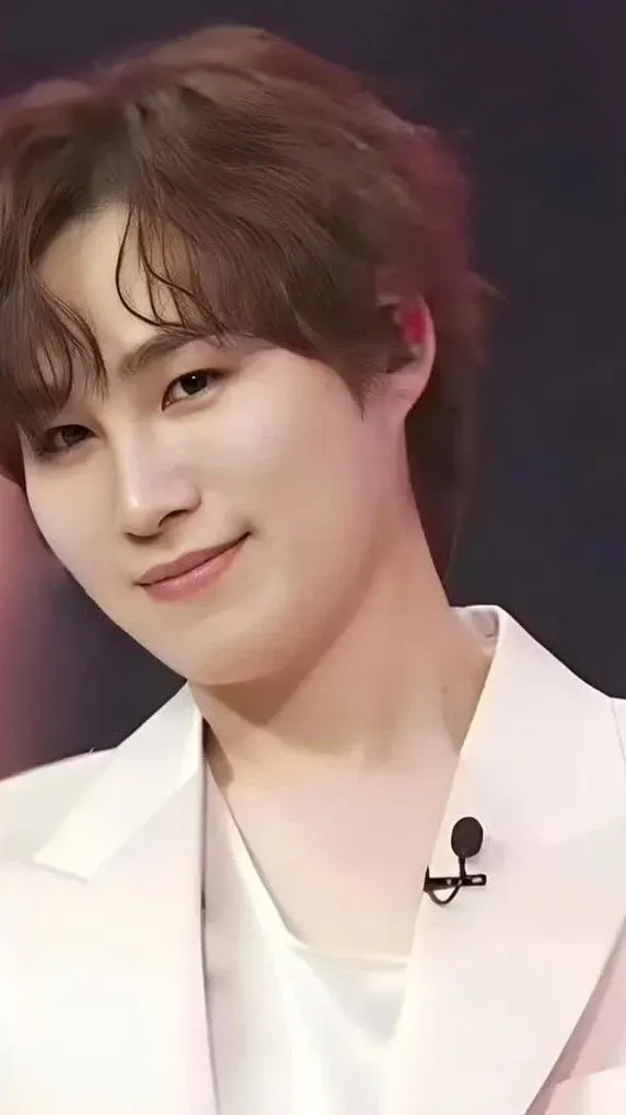 Representative background image loved by Kim Heejae fandom