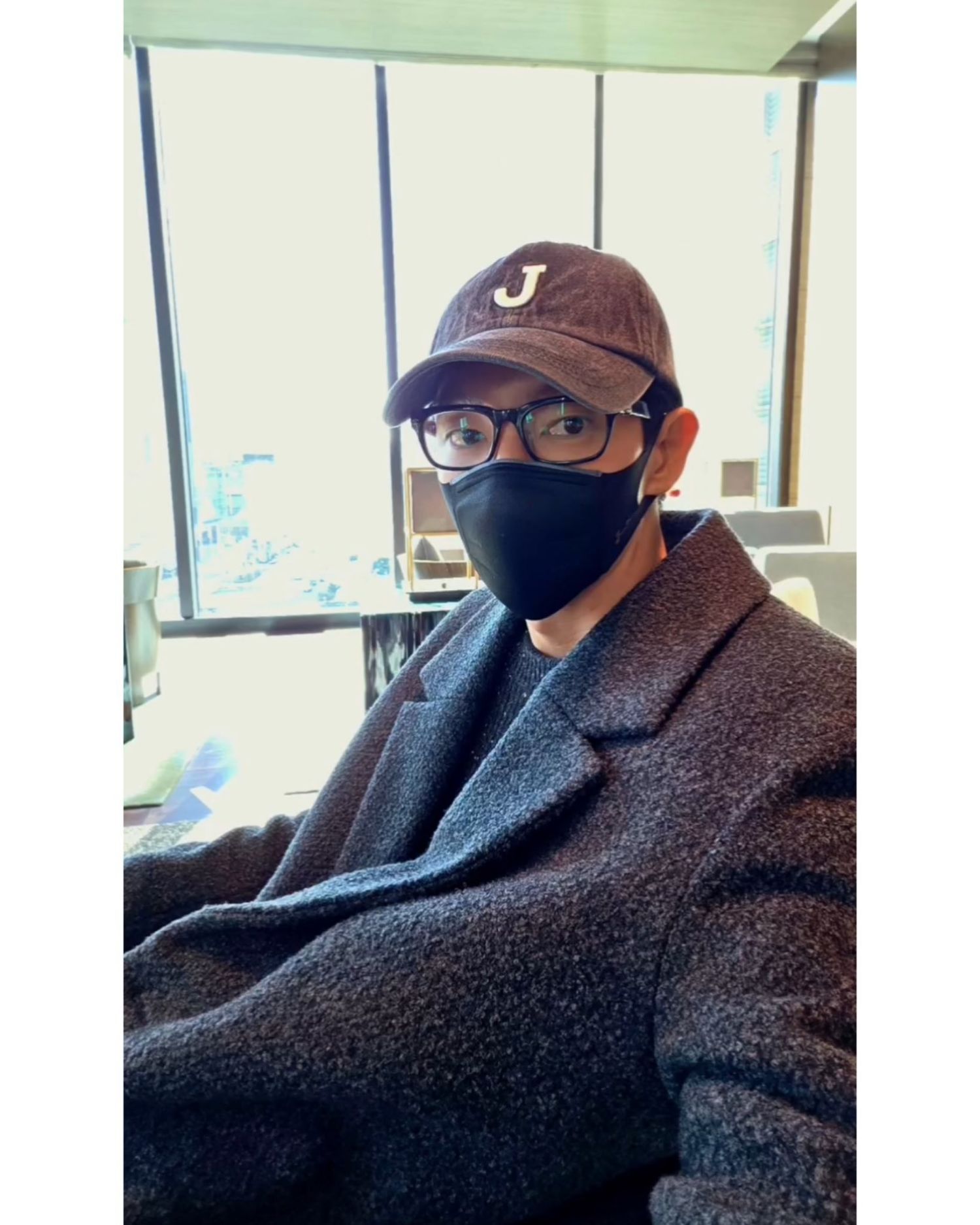 Behind-the-scenes cut of Lee Joongi