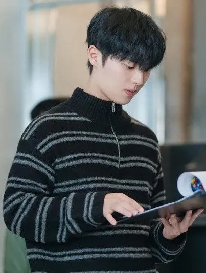 Behind-the-scenes cut of Choi Hyunwook