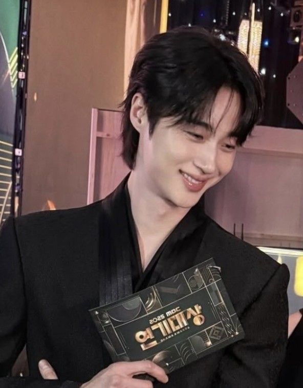 Recent activity shot of Byeon Wooseok