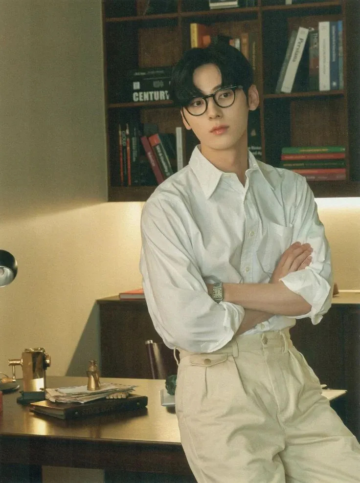 Behind-the-scenes cut of Hwang Minhyun