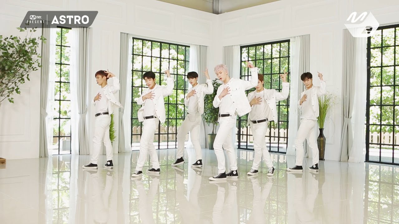 Behind-the-scenes cut of Cha Eunwoo