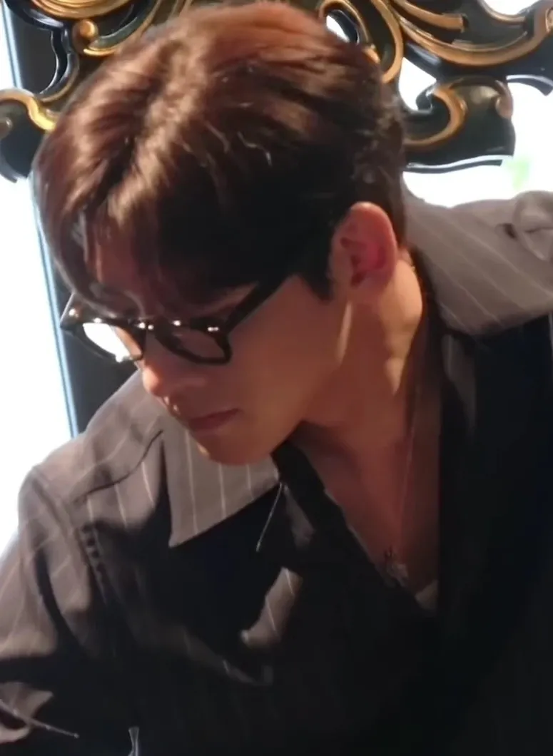 粉丝拍下的池昌旭瞬间