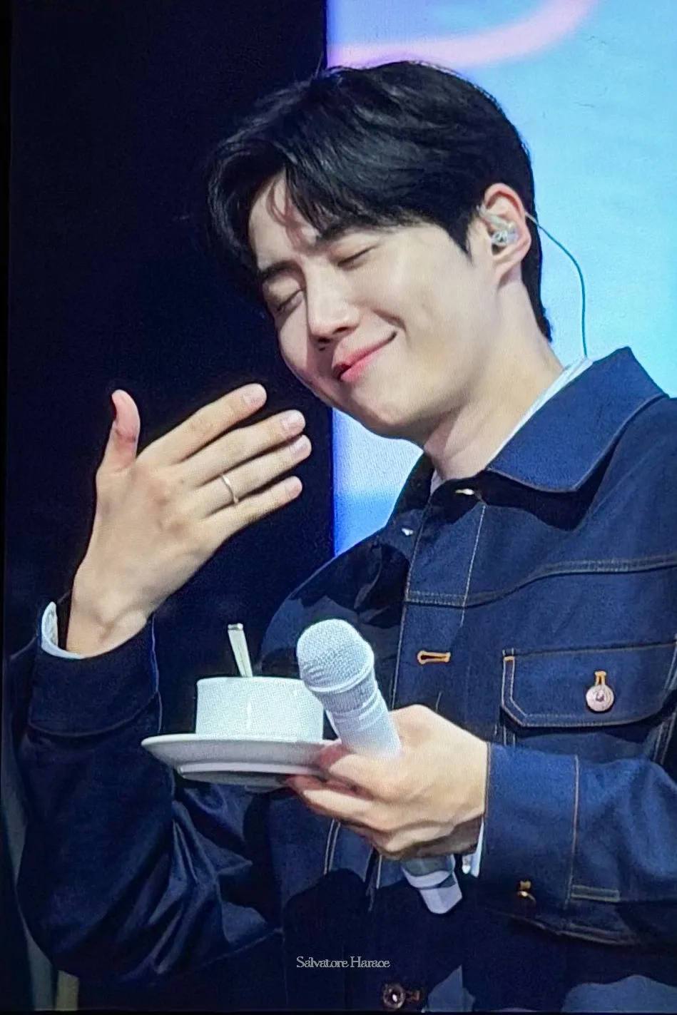 Behind-the-scenes cut of Kim Seonho