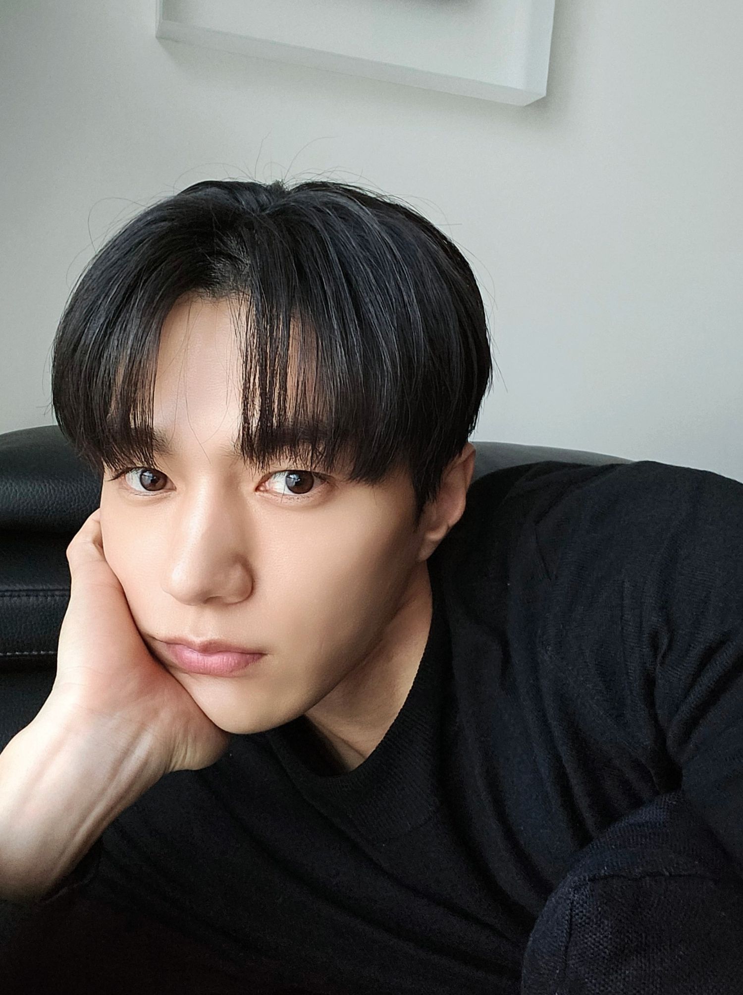 Latest photo of Kim Myungsoo (L)