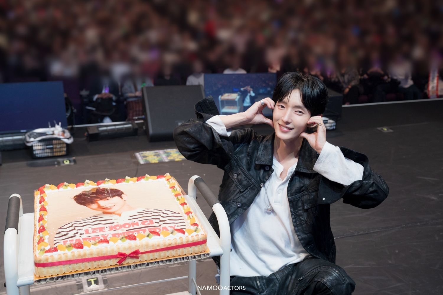 Behind-the-scenes cut of Lee Joongi