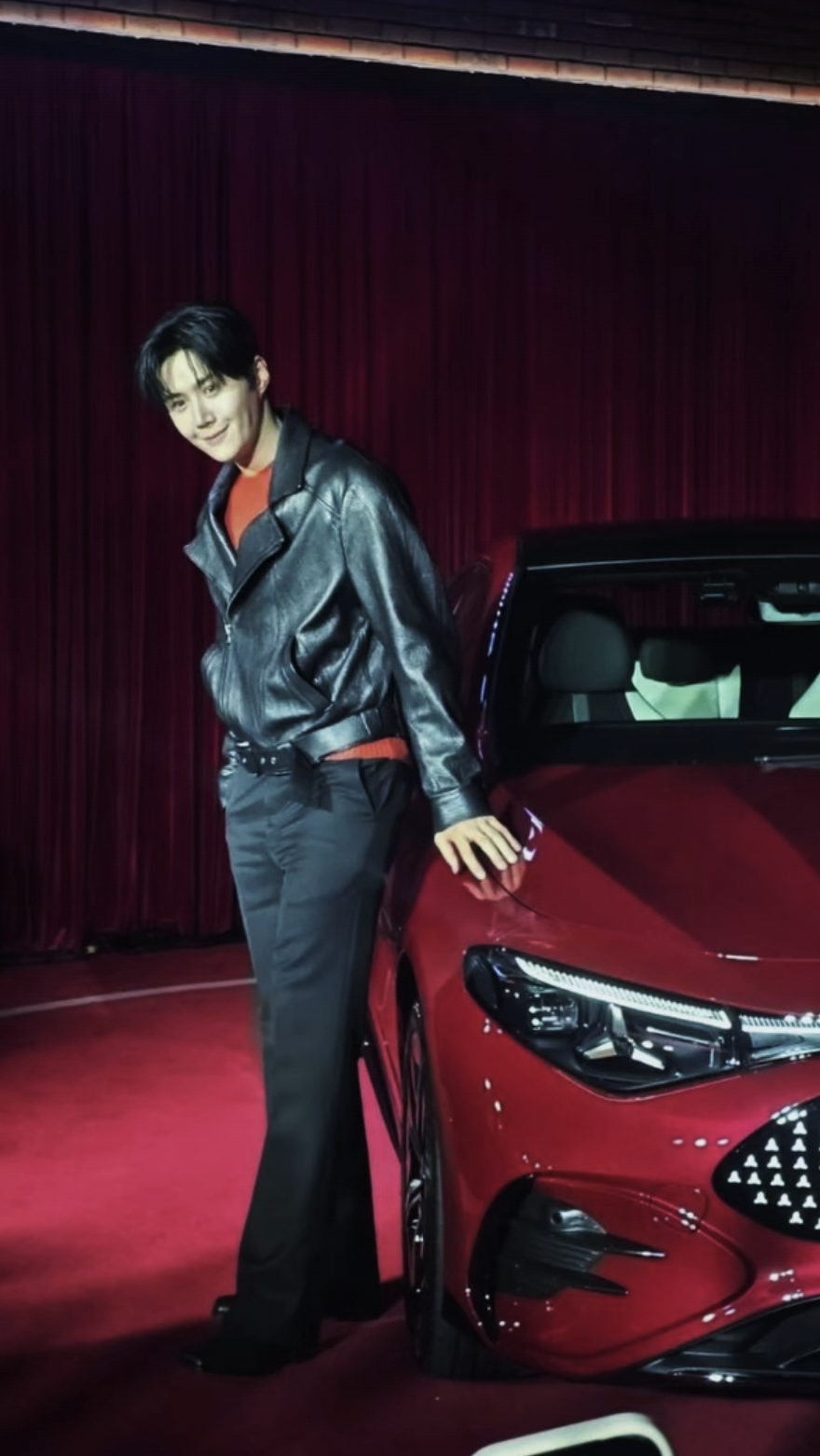 Behind-the-scenes cut of Kim Seonho