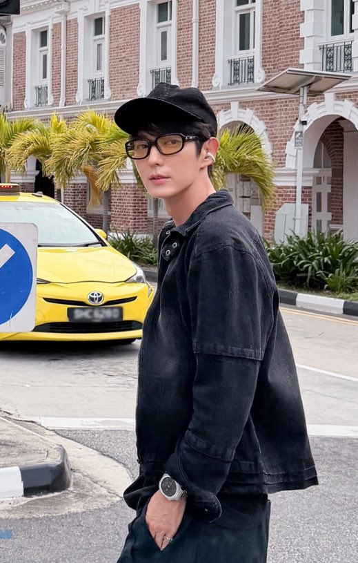 Behind-the-scenes cut of Lee Joongi