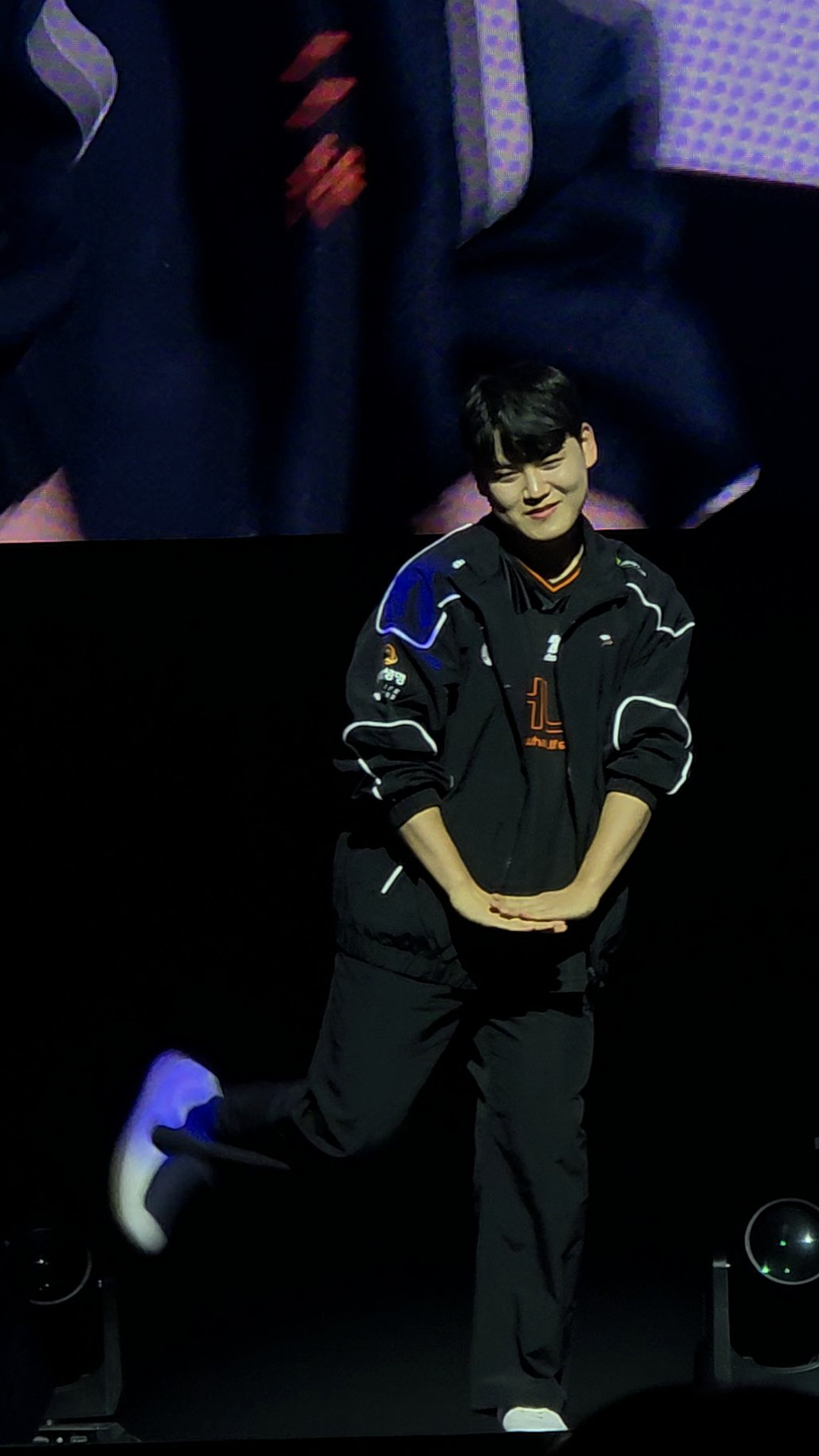 Behind-the-scenes cut of Gumayusi