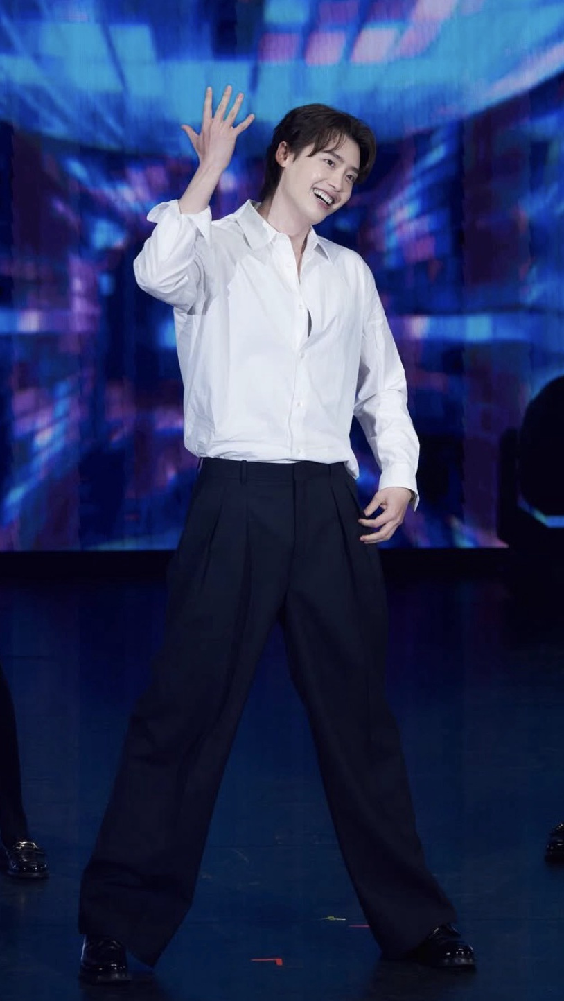Representative background image loved by Lee Jongsuk fandom