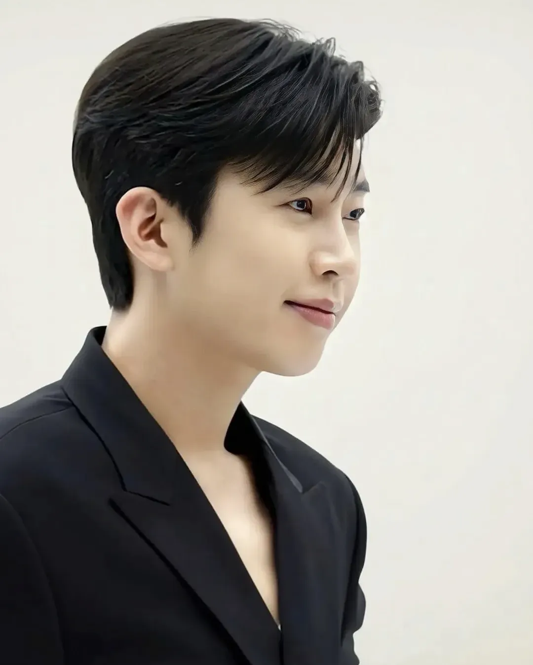 Recent activity shot of Lim Youngwoong