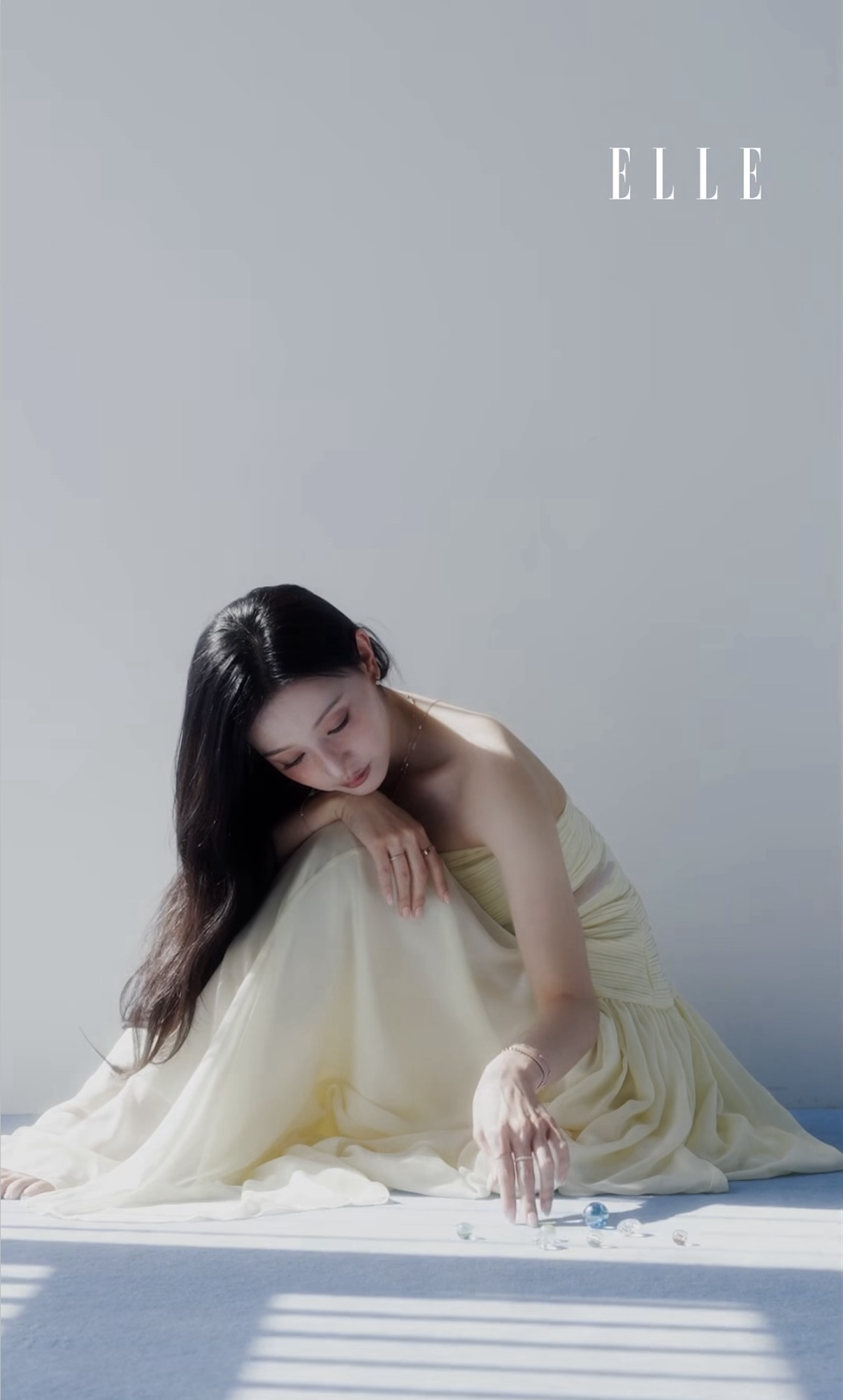 Behind-the-scenes cut of Kim Jiwon