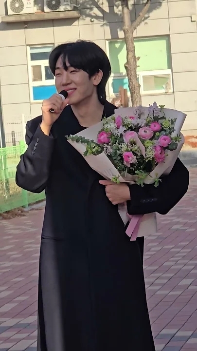 Today's popular wallpaper in Choi Sooho community