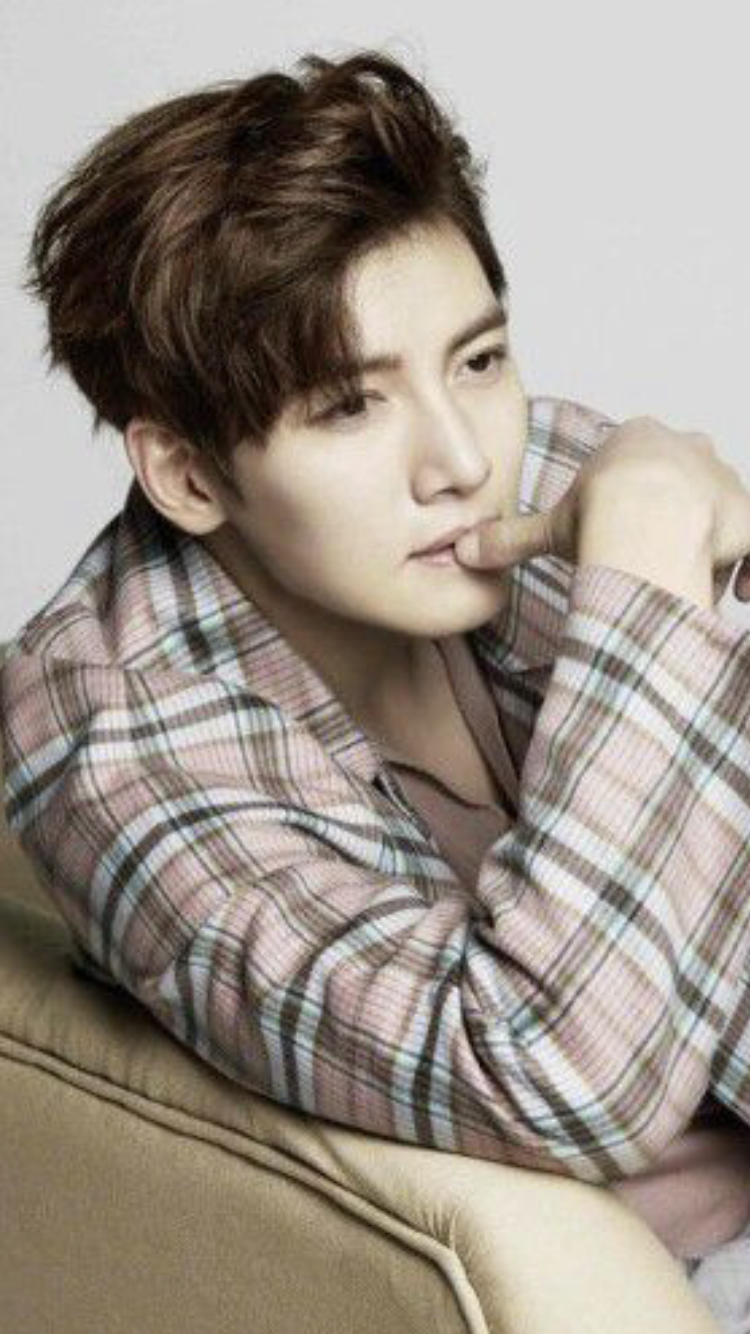 Behind-the-scenes cut of Ji Changwook