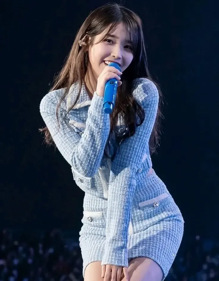 A moment captured by a fan of IU